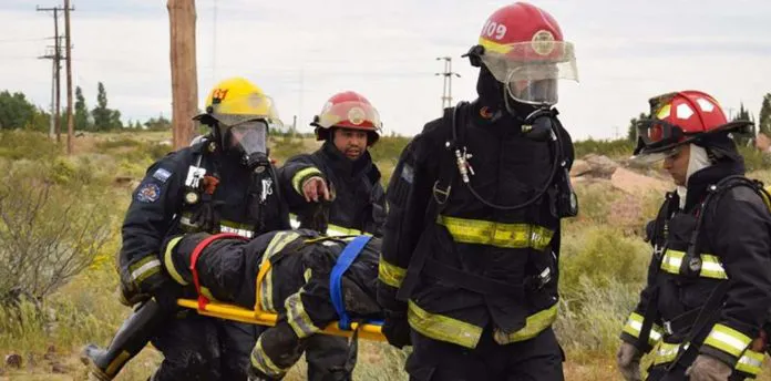 WEB-Entregaron-aportes-a-Bomberos-Voluntarios-2-1068x528-1-696x344