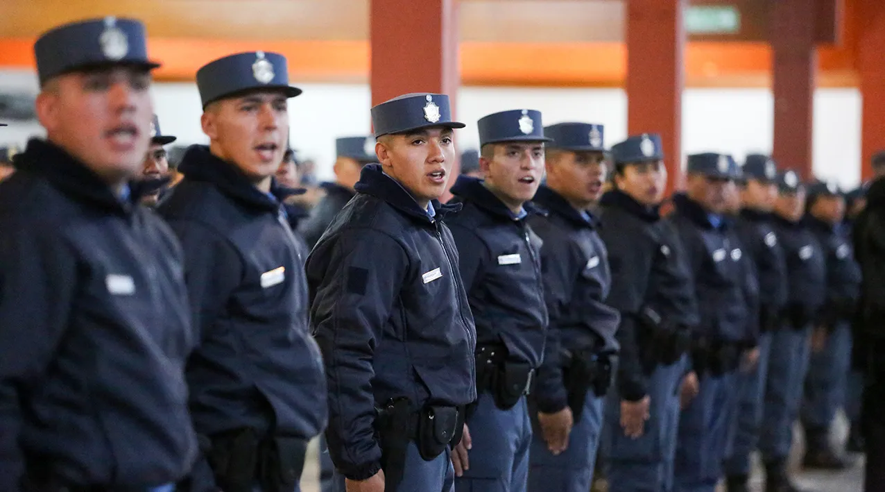 web-ENTREGA-EQUIPAMIENTO-A-POLICIA-2X7A6110