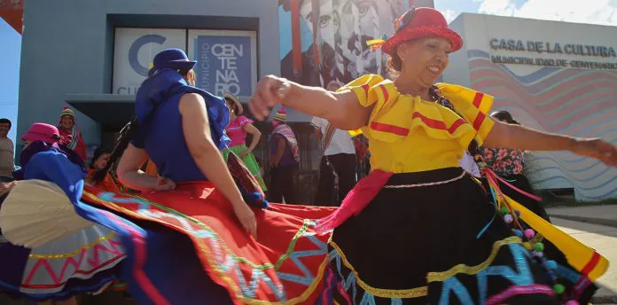 WEB-Ballet-Folklorico-Ensamble-Federal-5-696x344