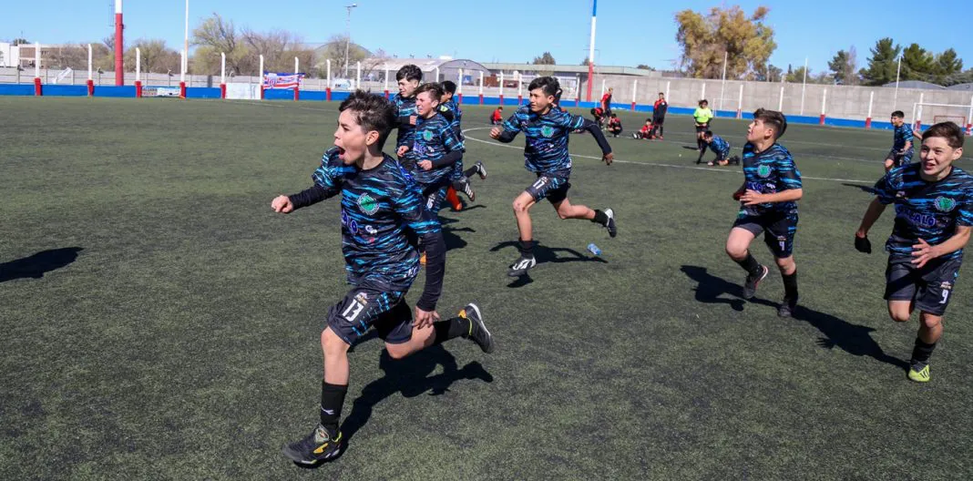 Web...Junin-en-futbol-Sub-14-y-Chos-Malal-2-1068x528