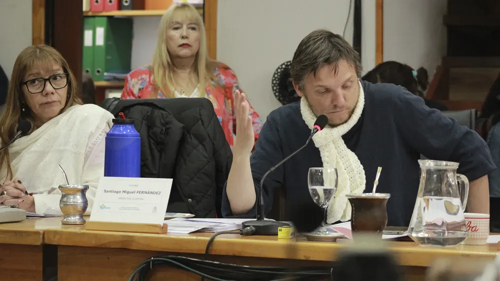 Santiago Fernández y Marcela Valenzuela 1920 x 1080 rectangular apaizada