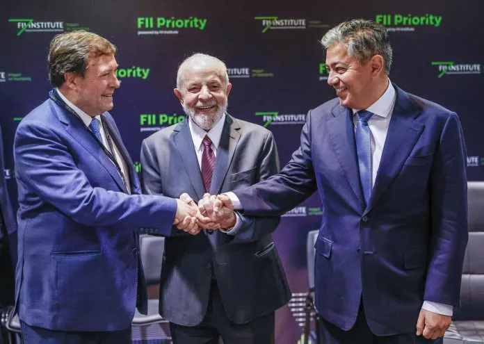 Figueroa-en-Brasil-con-Lula-foto-de-archivo-696x495