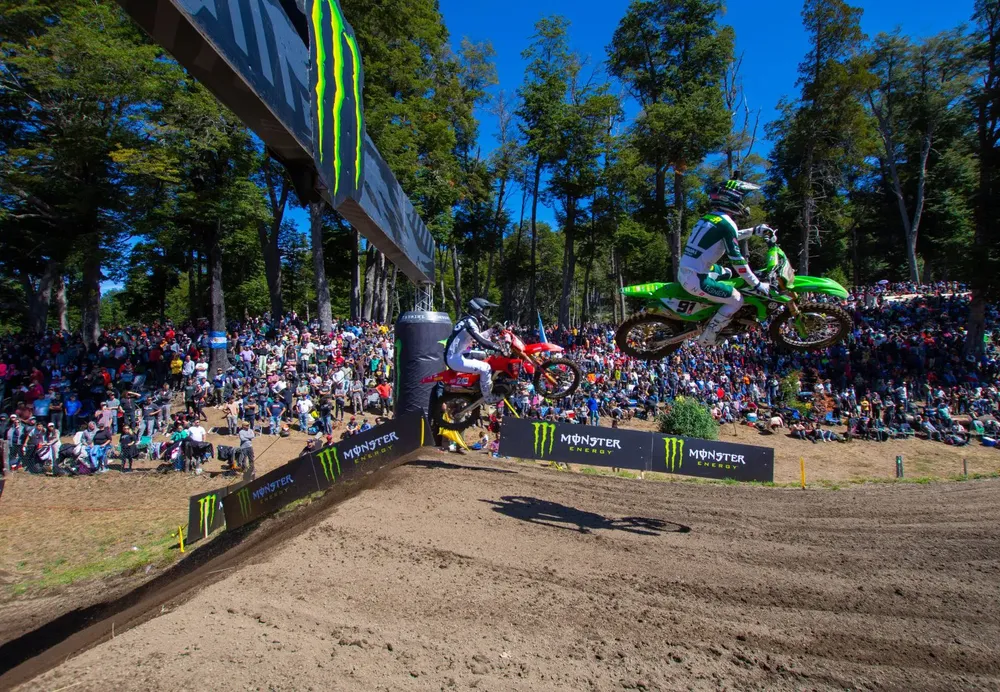 MXGP-dia-Domingo-primera-carrera-0334-1536x1063