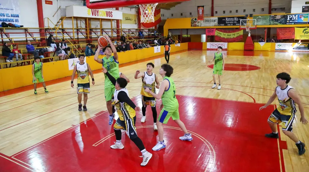 WEB básquetbol Sub-17 y el fútbol Sub-16 buscan a sus campeones -WA0020