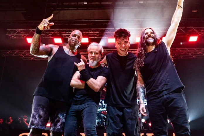 sepultura-696x464