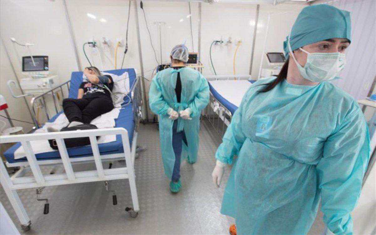 personal-medico-atiende-enfermos-coronavirus-brasil-1585012776819