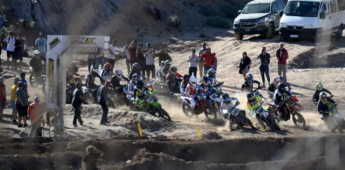 WEB-motocross-argentino-barda-nqn-2-696x344