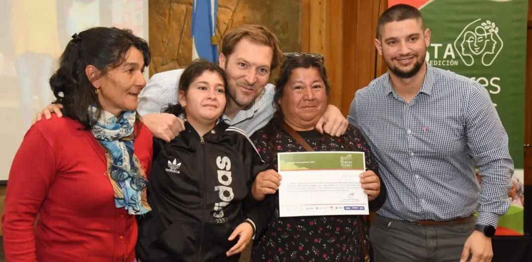 WEB-Concurso-de-Proyectos-de-Mujeres-Rurales-premio-a-las-ganadoras-01-1068x527 (1)