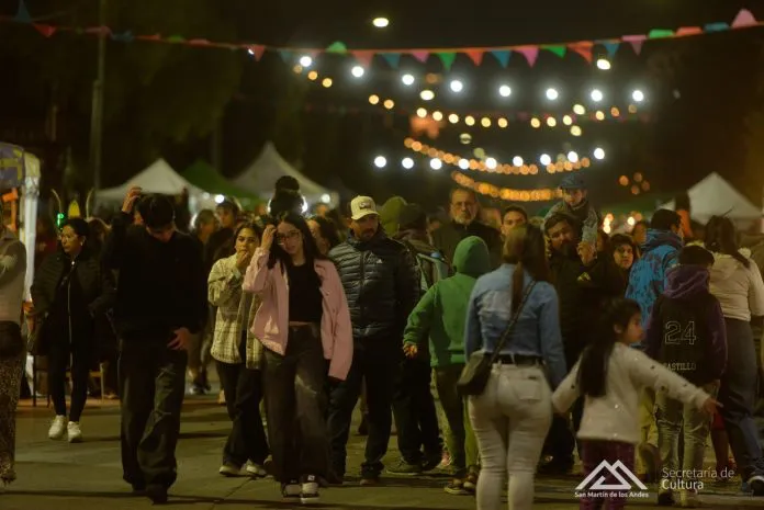 NOCHE-DE-LAS-ARTES-6-696x465