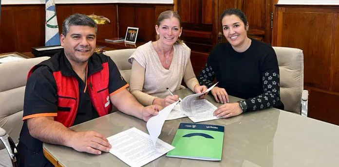 web-Educacion-firmo-convenio-con-el-SIEN-696x344