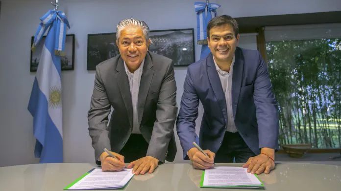 Firma-Convenio-enripiado_3043-696x391