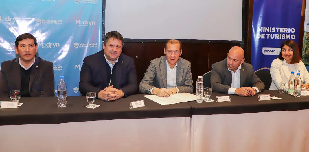 web-Firma-de-convenio-cooperacion-tecnica-y-fortalecimiento-turistico-reciproco_0727-1068x528