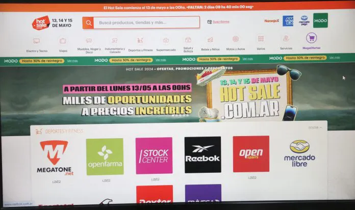 WEb...Hot-Sale-.7V0A9774-696x412