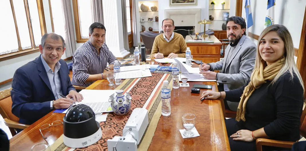 web-Firma-convenio-camaras-seguridad-A8D0F-1068x528