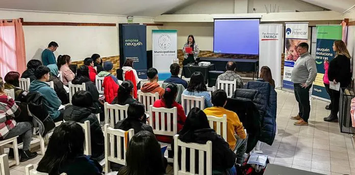 web-EMPLEA-NEUQUEN-9dfb-696x344 (1)