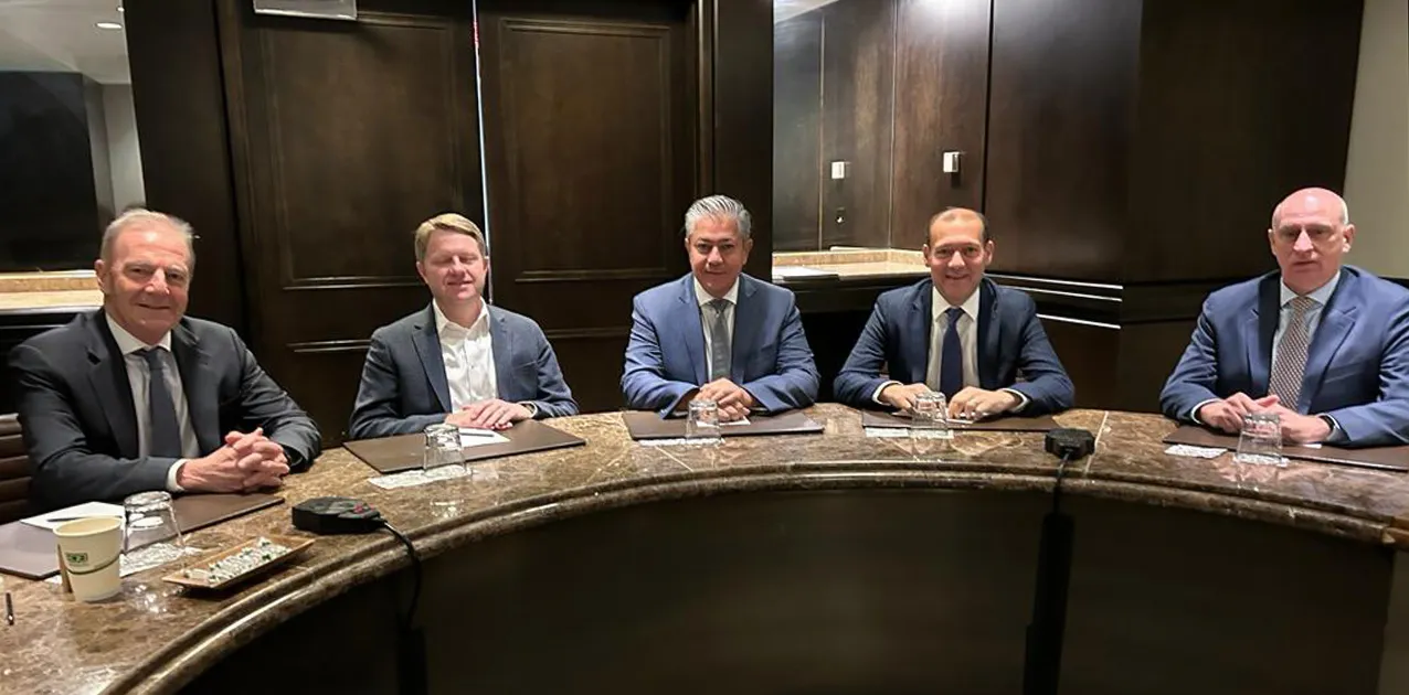 web Gutiérrez y Figueroa se reunieron con autoridades de la petrolera ExxonMobil en Washington 03 (1)