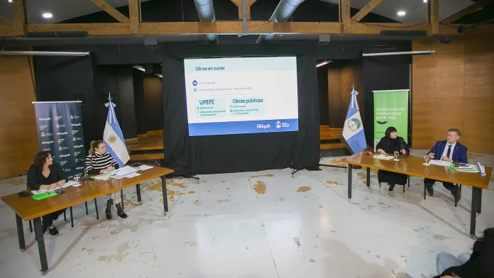 Educacion-Auditorio_4236-696x392