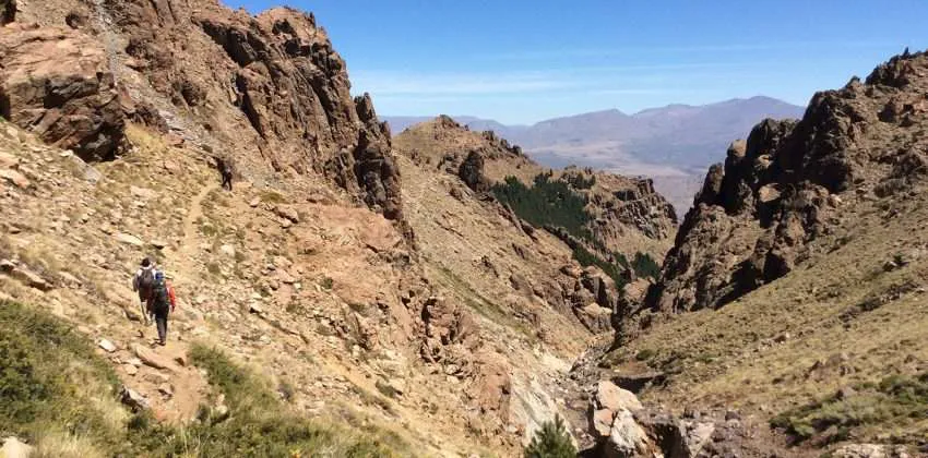 WEB-Sendero-a-laguna-Huinganco-850x420