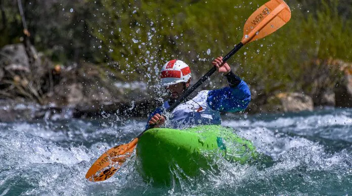 Web...Canoas-Slalom-y-Kayak-Cross-4-696x387
