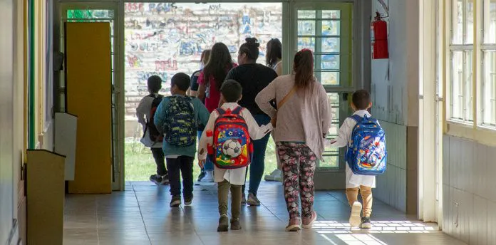 web-Plottier-Inicio-ciclo-lectivo-2024-Esc.-Primaria-No-266-2-696x344