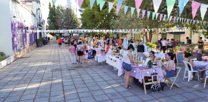 web-Emprendiendo-Tu-Futuro-DSC02583-696x344