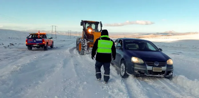 web-SEGURIDAD-VIAL-NIEVE-2-696x344