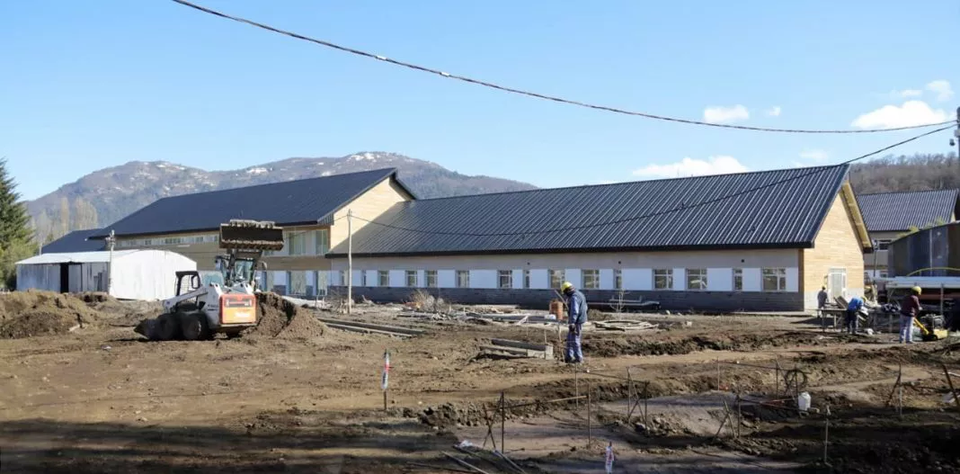 web-GUTIERREZ-RECORRE-OBRA-HOSPITAL-SAN-MARTIN-DE-LOS-ANDES-1-1068x527