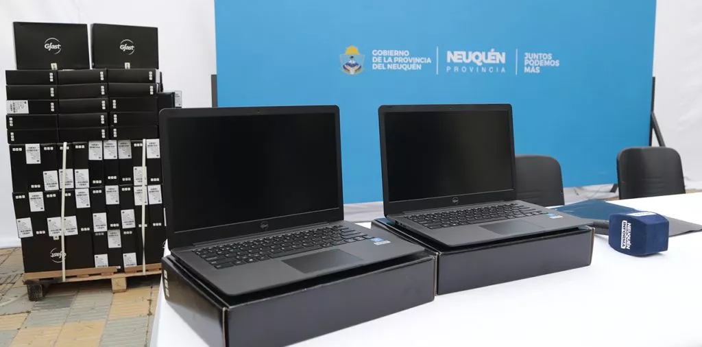 web-ENTREGA-DE-NOTEBOOKS_MG_9376-1024x506