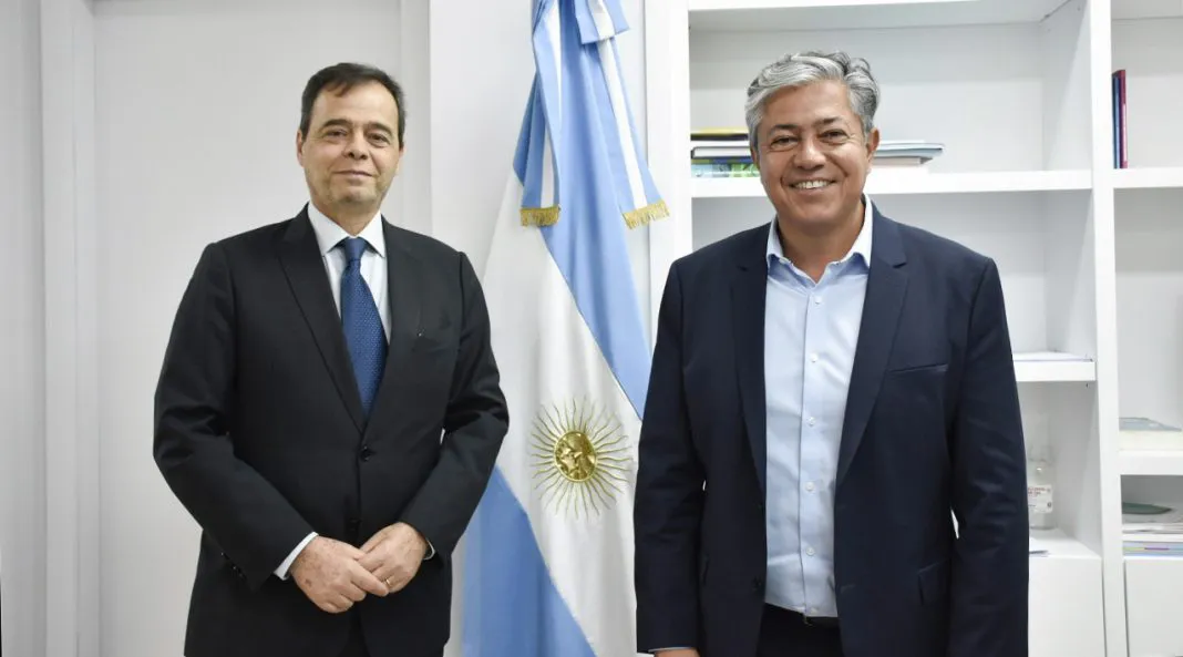 web-Reunion-autoridades-vivienda-y-habitat-IMG_9096-1068x593