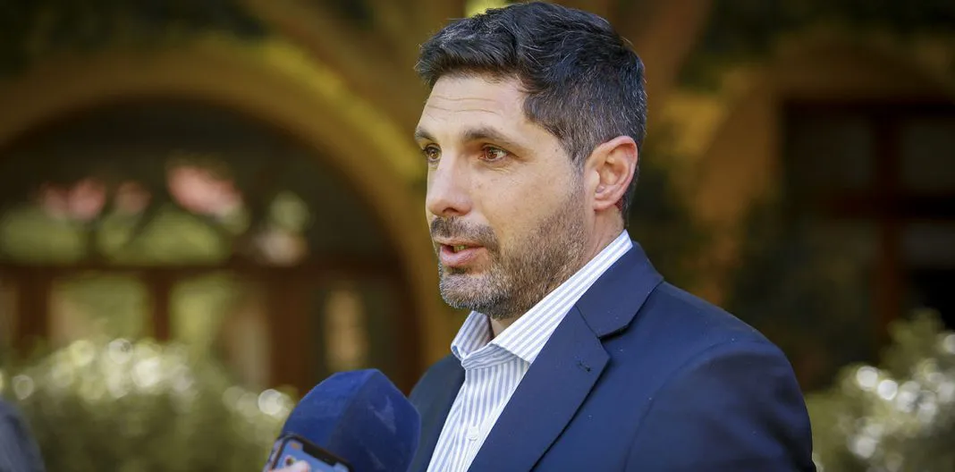 web-Presidente-de-NeuquenTur-Sergio-Sciacchitano-_08A8157_-1068x528